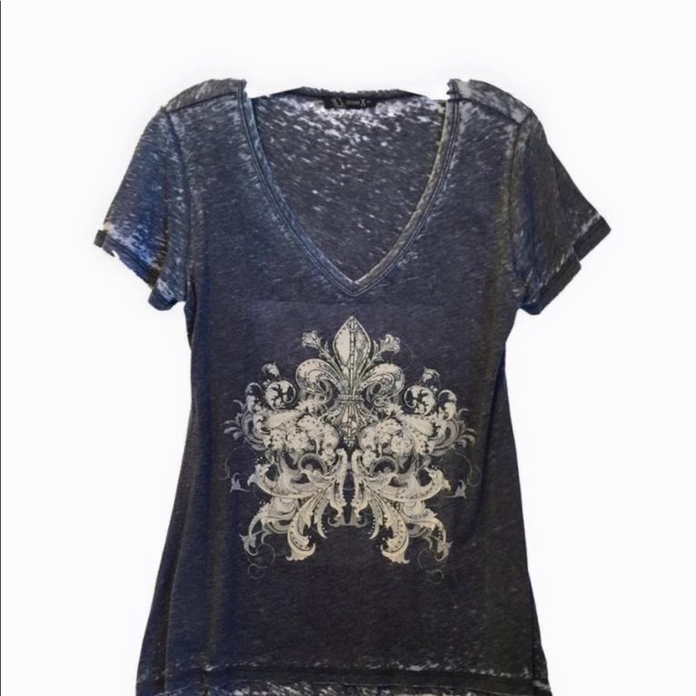 Urban X Tee size M fleur-de-lis w/studs
